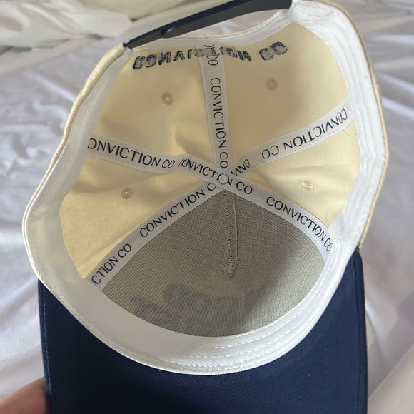 NEW Conviction CO Embroidered 'IN GOD WE TRUST' Two-Tone Cap - Cream and Navy - Picture 3 of 3